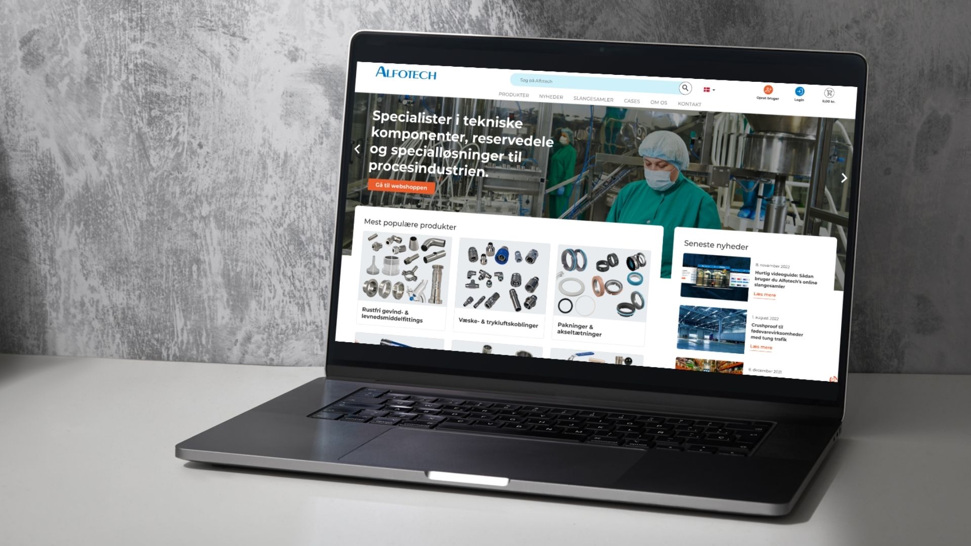 PC-mockup van de website van Alfotech